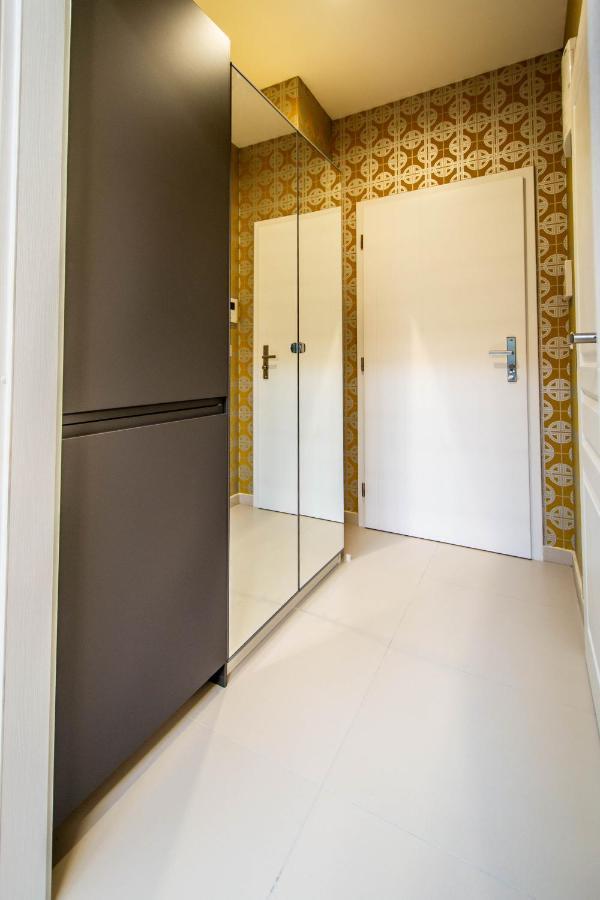 Bourgeois Apartment In Cultural Heritage Building By Ruterra Praha Exteriér fotografie