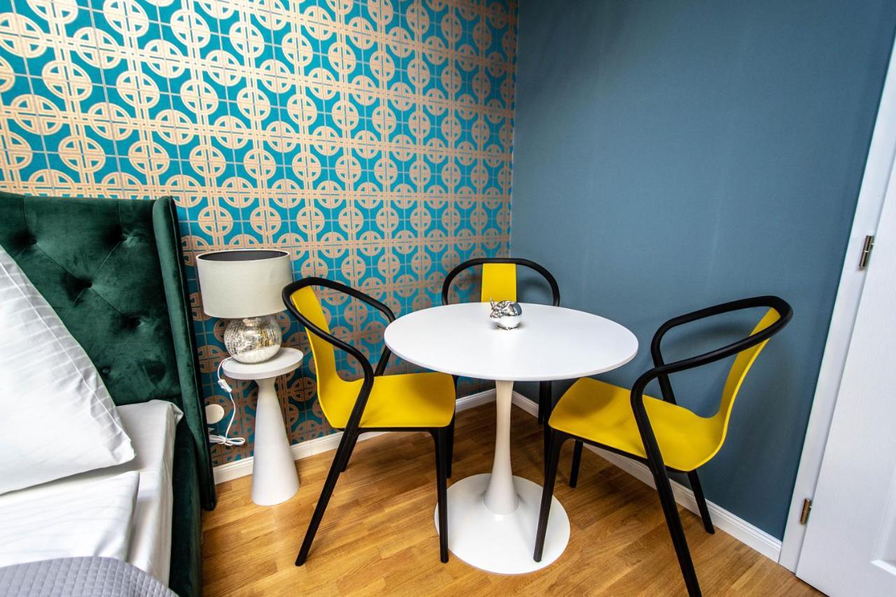 Bourgeois Apartment In Cultural Heritage Building By Ruterra Praha Exteriér fotografie