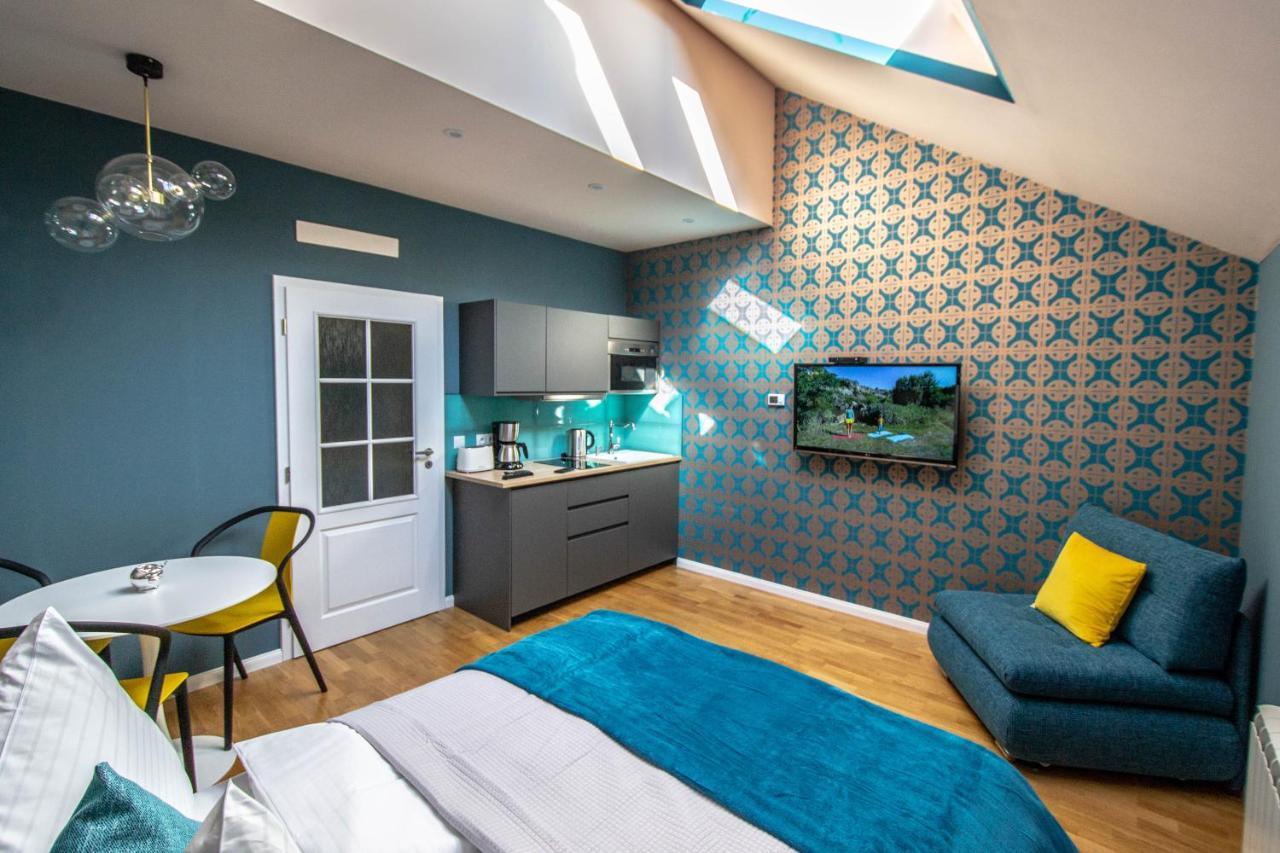 Bourgeois Apartment In Cultural Heritage Building By Ruterra Praha Exteriér fotografie