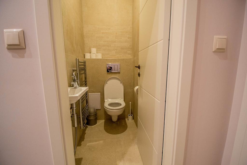 Bourgeois Apartment In Cultural Heritage Building By Ruterra Praha Exteriér fotografie
