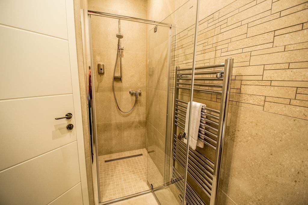 Bourgeois Apartment In Cultural Heritage Building By Ruterra Praha Exteriér fotografie