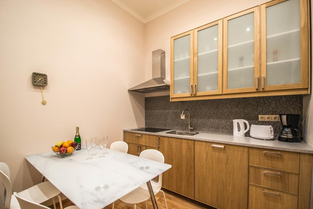 Bourgeois Apartment In Cultural Heritage Building By Ruterra Praha Exteriér fotografie