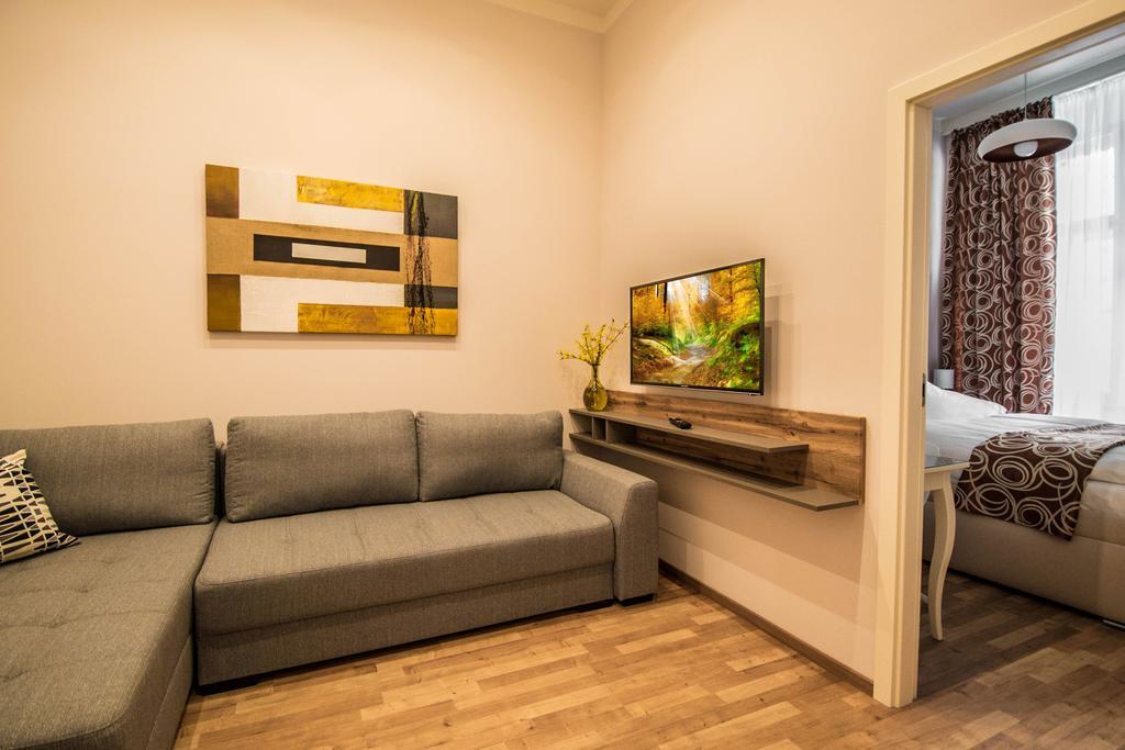 Bourgeois Apartment In Cultural Heritage Building By Ruterra Praha Exteriér fotografie
