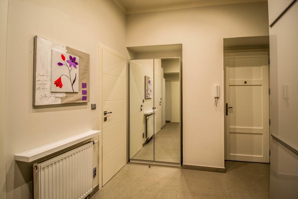 Bourgeois Apartment In Cultural Heritage Building By Ruterra Praha Exteriér fotografie